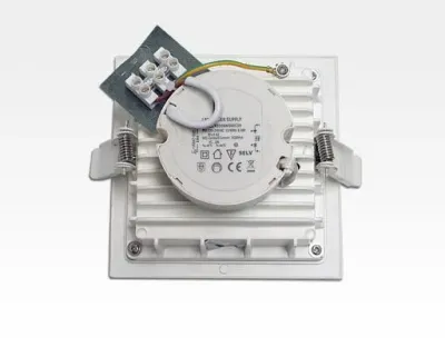 8W LED Einbau Downlight weiß quadratisch Neutral Weiß / 4000-4500K 480lm 230VAC IP44 120Grad -Ausstellungsstück mit kleinen Schönheitsfehler — Bild 4