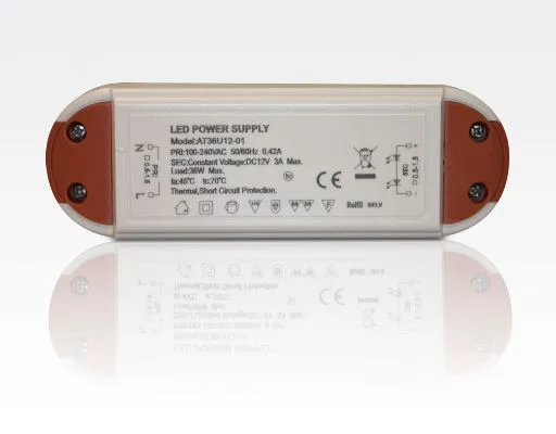36W Netzteil 12VDC 2,7A / 240VAC min Last 13W / 140x45x38mm